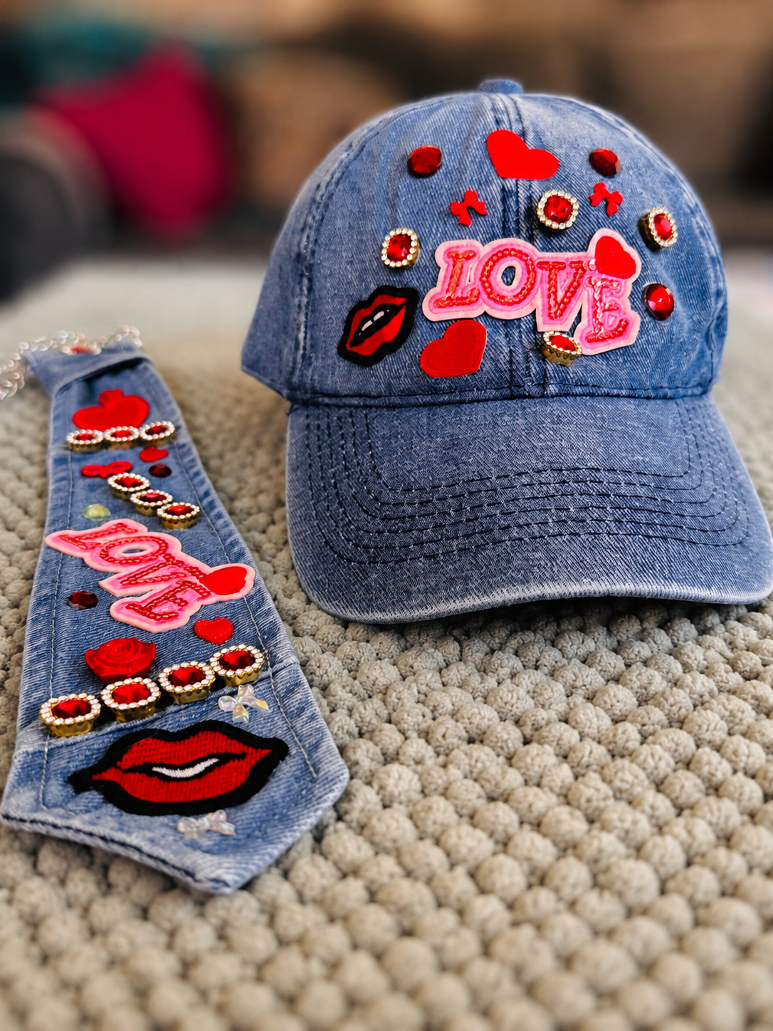 All the Hearts Stay - Junk Jewel Tie Necklace and Hat Set
