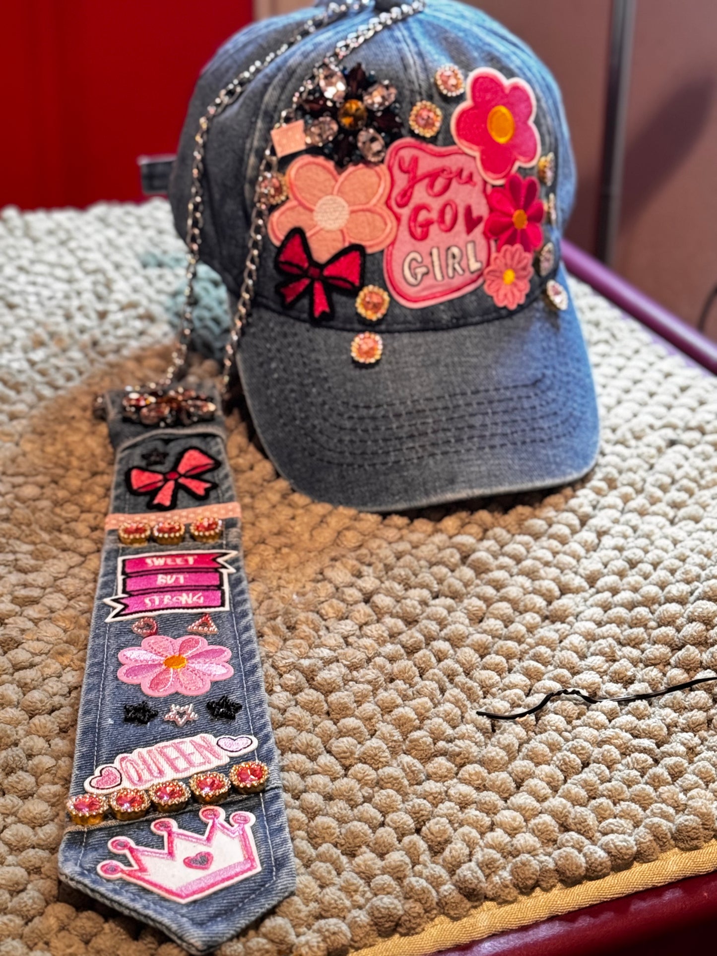 Pink Intentions Junk Jewelry Hat/Tie Set