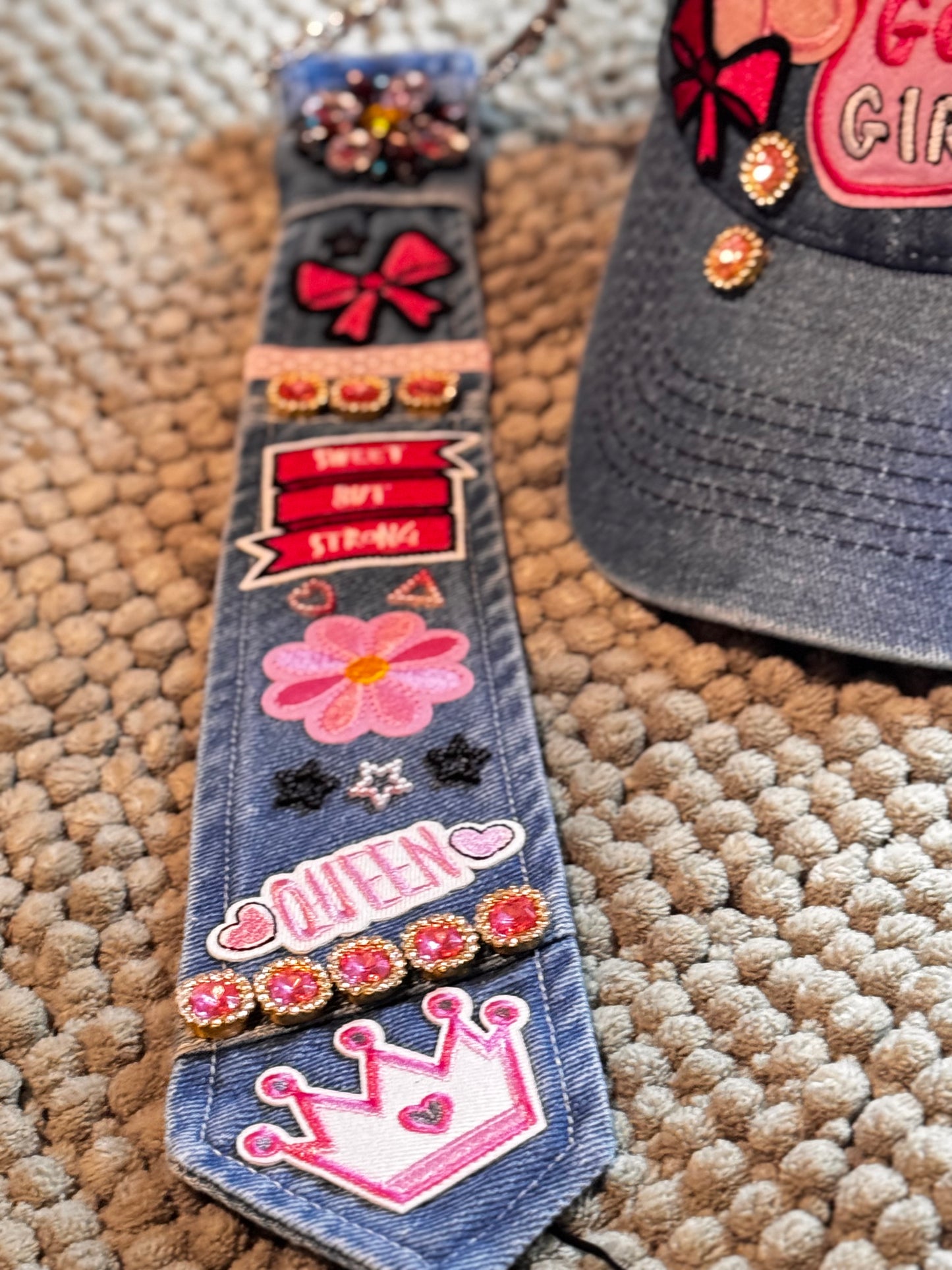 Pink Intentions Junk Jewelry Hat/Tie Set